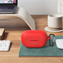 画像をギャラリービューアに読み込む, Geekria シリコン カバー 互換性 カバー JBL Endurance Race 対応 True Wireless Earbuds 充電ケース充電ケースカバー 外装カバー キーホルダーフック付き、充電ポートアクセス可能 (Red)