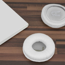 画像をギャラリービューアに読み込む, Geekria イヤーパッド QuickFit 互換性 パッド ジェイビーエル JBL JR 300/ 300BT, T450BT, T500BT, Tune 500/ 500BT/ 510BT/ 520 ヘッドホンに対応 パッド イヤー / イヤーカップ (レザーレット / 白い)