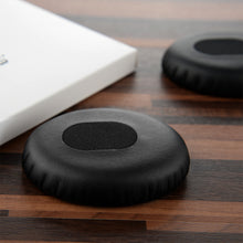 画像をギャラリービューアに読み込む, Geekria QuickFit イヤーパッド 互換性 パッド ボーズ Bose QC3 ON-EAR, QuietComfort 3 ヘッドホンに対応 イヤパッド/イヤークッション/イヤーカップ (プロテインレザー / ブラック )