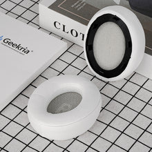 画像をギャラリービューアに読み込む, Geekria イヤーパッド QuickFit 互換性 パッド ジェイビーエル JBL Everest Elite 700, V700NXT ヘッドホンに対応 イヤパッド/イヤークッション/イヤーカップ ( プロテインレザー / 白い)
