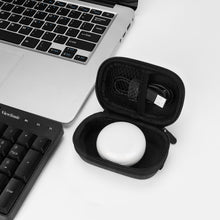 画像をギャラリービューアに読み込む, Geekria ケース Shield ヘッドホンケース 互換性 ハードケース 旅行用 ハードシェルケース オーディオテクニカ Audio-Technica, ボーズ Bose QuietComfort, ロジクール Logitech Zone True Wireless, Walker's Silencer Earbuds に対応 収納ポーチ付き (Dark Grey)