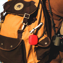 画像をギャラリービューアに読み込む, Geekria シリコン カバー 互換性 カバー JBL Live PRO+ 対応 True Wireless Earbuds 充電ケース充電ケースカバー 外装カバー キーホルダーフック付き 充電ポートアクセス可能 (Red)