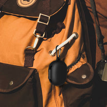 画像をギャラリービューアに読み込む, Geekria シリコン カバー 互換性 カバー アンカー Anker Soundcore Life P3 対応 True Wireless Earbuds 充電ケースカバー 外装カバー キーホルダーフック付き、充電ポートアクセス可能 (黒)