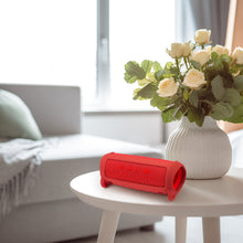 画像をギャラリービューアに読み込む, Geekria シリコン製スピーカーケースカバー ジェイビーエル JBL Flip 5 ケース対応 ソフトスキン保護 交換用ポータブルスピーカー 旅行用キャリースリーブ キーチェーンフックとショルダーストラップ付き (レッド)