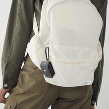 画像をギャラリービューアに読み込む, Geekria フェルト カバー 互換性 カバー HUAWEI FreeBuds Lipstick 対応 True Wireless Earbuds 充電ケース充電ケースカバー 外装カバー キーホルダーフック付き、充電ポートアクセス可能 (Dark Grey)