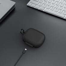 画像をギャラリービューアに読み込む, Geekria シリコンカバー 互換性 カバーアンカー Anker Soundcore AeroFit 2 対応 True Wireless Earbuds 充電ケース充電ケースカバー 外装カバーキーホルダーフック付き、充電ポートアクセス可能、フロントLED可視 (黒)