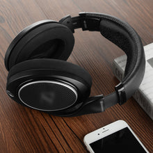 画像をギャラリービューアに読み込む, Geekria ヘッドバンド 互換性 ヘッドホンヘッドバンド ゼンハイザー Sennheiser HD598, HD598SE, HD598CS, HD595, HD569, HD559, HD558, HD555, HD518, HD515, Game ONE, PC360, PC363D, PC373D 等 ヘッドセット 対応 交換 用 ヘッドホンパッド ヘッドセットパッド ヘッドホンクッション(ベロア/黒)