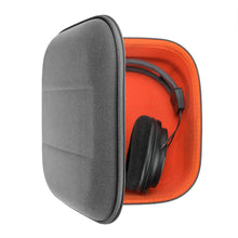 画像をギャラリービューアに読み込む, Geekria ケース 互換性 Shield ヘッドホンケース ハードケース 旅行用 ハードシェルケース アーカーゲー AKG K 240, K 92, Q701, K 712 Pro, K 702, K 701, N90Q, K 553 に対応 収納ポーチ付き (ダークグレー)