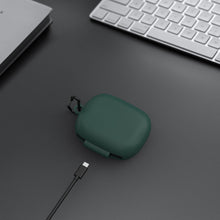 画像をギャラリービューアに読み込む, Geekria シリコンカバー 互換性 カバーアンカー Anker Soundcore AeroFit 2 対応 True Wireless Earbuds 充電ケース充電ケースカバー 外装カバーキーホルダーフック付き、充電ポートアクセス可能、フロントLED可視 (緑)