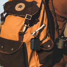 画像をギャラリービューアに読み込む, Geekria シリコン カバー 互換性 カバー Bang & Olufsen Beoplay EX 対応 True Wireless Earbuds 充電ケース充電ケースカバー 外装カバー キーホルダーフック付き 充電ポートアクセス可能 (Black)
