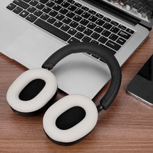 画像をギャラリービューアに読み込む, Geekria イヤーパッドカバー シリコンカバー 適合する ソニー Sony WH-1000XM5, WH1000XM5 Wireless ヘッドホンに対応/交換用 保護カバー シリコンカバー シリコンケース スクラッチプロテクションケース イヤピースカバー ヘッドセットスピーカースキンプロテクター(ベージュ)
