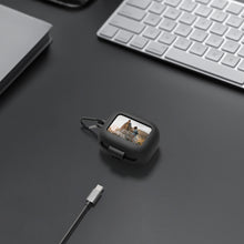 画像をギャラリービューアに読み込む, Geekriaシリコンカバー 互換性 カバージェイビーエル JBL Live Flex 3 対応 True Wireless Earbuds 充電ケースカバー 外装カバーキーホルダーフック付き、充電ポートアクセス可能 、フロントLED可視 (黒)