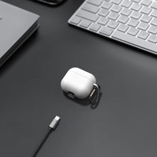 画像をギャラリービューアに読み込む, Geekria シリコン カバー 互換性 カバー アップル Apple AirPods 4 対応 True Wireless Earbuds 充電ケースカバー 外装カバー キーホルダーフック付き、充電ポートアクセス可能 (白)