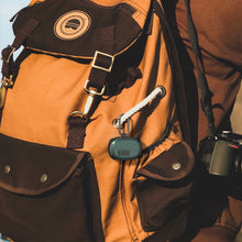 画像をギャラリービューアに読み込む, Geekria PC カバー グーグル / Google Pixel buds A と互換性のある True Wireless Earbuds 充電ケース カバー 充電ポートにアクセスするためのキーチェーン フック付き (黒緑)