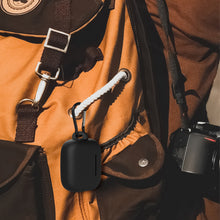 画像をギャラリービューアに読み込む, Geekria シリコン カバー 互換性 カバー アンカー Anker Soundcore K20i 対応 True Wireless Earbuds 充電ケースカバー 外装カバー キーホルダーフック付き、充電ポートアクセス可能 (黒)