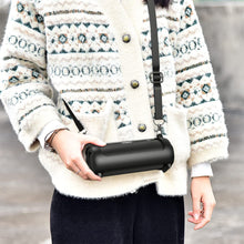 画像をギャラリービューアに読み込む, Geekria シリコーン スピーカーケース カバー 互換性カバー JBL Flip 6 に 対応 保護用の防水ソフトスキン、Bluetoothスピーカーケース、キーホルダーフック付き、ショルダーストラップ付き (Black)