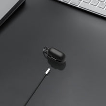 画像をギャラリービューアに読み込む, Geekria シリコン カバー 互換性 ジェイビーエル JBL Tune 230NC TWS 対応 True Wireless Earbuds 充電ケースカバー 外装カバー キーホルダーフック付き、充電ポートアクセス可能