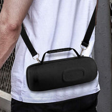 画像をギャラリービューアに読み込む, Geekria ケース 互換性 Shield スピーカーケース ハードケース 旅行用 ハードシェルケース JBL Charge 5, Charge 4 に対応 収納ポーチ付属 (ブラック)