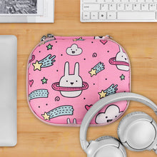 画像をギャラリービューアに読み込む, Geekria ケース Sheild ヘッドホンケース 互換性 ハードケース 旅行用 ハードシェルケース ジェイビーエル JBL Tune 510BT, Tune 660NC, Tune 560BT, Tune 520 BT, Tune 500BT, Jr 310BT, Live 460NC, E45BT に対応 収納ポーチ付き (ピンク)