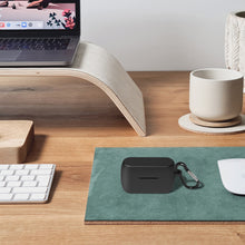 画像をギャラリービューアに読み込む, Geekria シリコン カバー 互換性 カバー ジャブラ Jabra ELITE 4 Active 対応 True Wireless Earbuds 充電ケースカバー 外装カバー、キーホルダーフック付き、フロントLED可視 (黒)