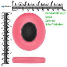 画像をギャラリービューアに読み込む, Geekria QuickFit イヤーパッド 互換性 パッド Beats Solo 3, Solo 3.0 Wireless (A1796) ヘッドホンに対応 イヤパッド/イヤークッション/イヤーカップ (プロテインレザー / ピンク)