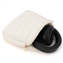 画像をギャラリービューアに読み込む, Geekria NOVA ヘッドホン用パフィーポーチ ボーズ Bose QC Ultra、 ジェイビーエル JBL Tour One M3、スカルキャンディ Skullcandy Hesh ANC対応 ソフトシェル交換用保護トラベルキャリーバッグ ケーブル収納付き (アイボリー)