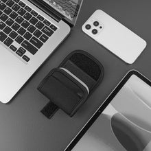 画像をギャラリービューアに読み込む, Geekria イヤホンポーチ ベルトループ付きスカルキャンディ Skullcandy Push Active 対応、イヤホンケースベルトホルスター、バッグストラップ用クリップホルダー付き保護ケースカバー、オールラウンド保護 (ブラック)