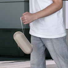 画像をギャラリービューアに読み込む, Geekria ケース Shield スピーカーケース 互換性 ハードケース 旅行用 ハードシェルケースビーツバイドクタードレ Beats Pill に対応 収納ポーチ付き (金)