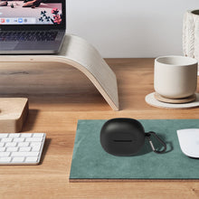 画像をギャラリービューアに読み込む, Geekria シリコンカバー 互換性カバースカルキャンディ Skullcandy Rail 対応 True Wireless Earbuds 充電ケースカバー 外装カバー キーホルダーフック付き、充電ポートアクセス可能(黒)
