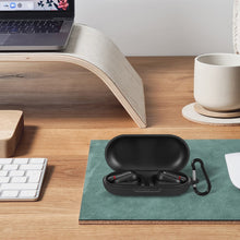 画像をギャラリービューアに読み込む, Geekria シリコンカバー 互換性 カバーアンカー Anker Soundcore V30i 対応 True Wireless Earbuds 充電ケース充電ケースカバー 外装カバーキーホルダーフック付き、充電ポートアクセス可能、フロントLED可視 (黒)