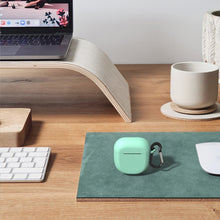 画像をギャラリービューアに読み込む, Geekria シリコン カバー 互換性 カバー ボーズ Bose QuietComfort Earbuds II 対応 True Wireless Earbuds 充電ケースカバー 外装カバー キーホルダーフック付き、フロントLED可視 (緑)