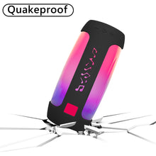 画像をギャラリービューアに読み込む, Geekria シリコーン スピーカーケース カバー 互換性カバー ジェイビーエル JBL Pulse 4 に 対応 保護用の防水ソフトスキン、Bluetoothスピーカーケース、キーホルダーフック付き、ショルダーストラップ付き (Black)