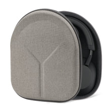 画像をギャラリービューアに読み込む, Geekria Shield ヘッドホンケース ソニー Sony WH-1000XM5、スカルキャンディ Skullcandy Crusher ANC 2、ジェイビーエル JBL Tour ONE M3など対応 交換用ハードシェルトラベルキャリーバッグ ケーブル収納付き (ライトブラウン)