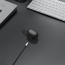 画像をギャラリービューアに読み込む, Geekria シリコン カバー 互換性 カバー JBL Tune 115TWS 対応 True Wireless Earbuds 充電ケース充電ケースカバー 外装カバー キーホルダーフック付き、充電ポートアクセス可能 (Black)