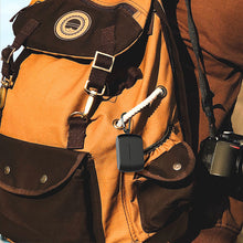 画像をギャラリービューアに読み込む, Geekria シリコン カバー 互換性 カバー Jabra Elite 85t 対応 True Wireless Earbuds 充電ケース充電ケースカバー 外装カバー キーホルダーフック付き、充電ポートアクセス可能 (Black)