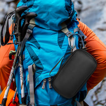 画像をギャラリービューアに読み込む, Geekria ハードシェル スピーカー ケース カバー Ultimate Ears wonderboom 3、2 Bluetooth スピーカー ケース、交換用スピーカー トラベル キャリー バッグ キーチェーン フック ストラップ付き (ブラック)