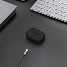 画像をギャラリービューアに読み込む, Geekria シリコン カバー 互換性 カバー HUAWEI Freebuds Pro 対応 True Wireless Earbuds 充電ケース充電ケースカバー 外装カバーフロントLED可視 、充電ポートアクセス可能 (Black)