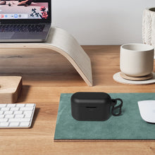 画像をギャラリービューアに読み込む, Geekria シリコン カバー 互換性 カバー beyerdynamic Free BYRD 対応 True Wireless Earbuds 充電ケース充電ケースカバー 外装カバー キーホルダーフック付き 充電ポートアクセス可能 (Black)