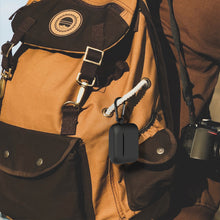 画像をギャラリービューアに読み込む, Geekria シリコン カバー 互換性 カバー Soundcore by アンカー Anker A20i 対応 True Wireless Earbuds 充電ケースカバー 外装カバー キーホルダーフック付き、充電ポートアクセス可能 (黒)