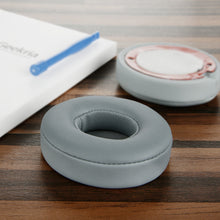 画像をギャラリービューアに読み込む, Geekria QuickFit イヤーパッド 互換性 パッド ビーツバイドクタードレ Beats Solo 3, Solo 3.0 Wireless (A1796) ヘッドホンに対応 イヤパッド/イヤークッション/イヤーカップ (プロテインレザー / グレー)