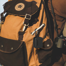 画像をギャラリービューアに読み込む, Geekria シリコン カバー 互換性 カバー エディファイアー EDIFIER TWS5 PRO 対応 True Wireless Earbuds 充電ケースカバー 外装カバーキーホルダーフック付き、充電ポートアクセス可能 (黒)