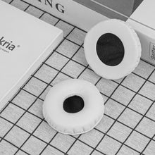 画像をギャラリービューアに読み込む, Geekria イヤーパッド QuickFit 互換性 パッド ロジクール Logicool H390, H600, H609 ヘッドホンに対応 パッド イヤー / イヤーカップ (プロテインレザー / 白)