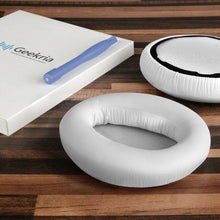 画像をギャラリービューアに読み込む, Geekria QuickFit イヤーパッド 互換性 パッド SONY MDR-10RBT, MDR-10RNC, MDR-10R ヘッドホンに対応 イヤパッド/イヤークッション/イヤーカップ ( プロテインレザー / 白い )