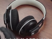 ギャラリービューアGeekria イヤーパッド Comfort 互換性 パッド ゼンハイザー Sennheiser Urbanite XL Over-Ear ヘッドホンに対応 パッド イヤー / イヤーカップ (ベロア / ブラック)に読み込んでビデオを見る