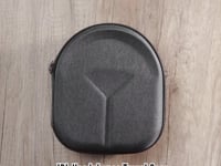 ギャラリービューアGeekria ケース 互換性 Shield ヘッドホンケース ハードケース 旅行用 ハードシェルケース ジェイビーエル JBL TUNE 770NC, Tour ONE, Tune 760NC, TUNE 750NC, Tune 720BT, Tune710BT, TUNE 700BT, Live 650BTNC に対応 収納ポーチ付属 (ブラック)に読み込んでビデオを見る