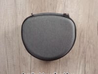 ギャラリービューアGeekria ケース Sheild ヘッドホンケース 互換性 ハードケース 旅行用 ハードシェルケース ソニー Sony WH1000XM2, H-H900N, WH-H910N, WH-H800, WH-XB900N, MDR100ABN, MDR100AAP に対応 収納ポーチ付き (ダークグレー)に読み込んでビデオを見る