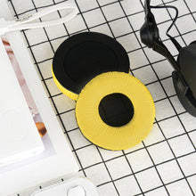 画像をギャラリービューアに読み込む, Geekria イヤーパッド QuickFit 互換性 パッド ゼンハイザー Sennheiser HD25, HD25-II, HD25SP, HD25SP-II, Limited 75th Anniversary Edition ヘッドホンに対応 パッド イヤー / イヤーカップ (レザーレット / イエロー)
