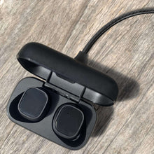 画像をギャラリービューアに読み込む, Geekria PUレザー 充電ケーブル 互換性 Type-C 充電コード USB to USB-C ゼンハイザー Sennheiser ACCENTUM True Wireless, Momentum True Wireless 4 に対応 (黒 / 30cm 2パック)
