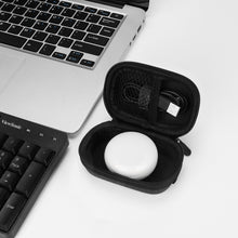 画像をギャラリービューアに読み込む, Geekria ケース Shield ヘッドホンケース 互換性 ハードケース 旅行用 ハードシェルケース オーディオテクニカ Audio-Technica, ボーズ Bose QuietComfort, ロジクール Logitech Zone True Wireless, Walker&#39;s Silencer Earbuds に対応 収納ポーチ付き (Dark Grey)
