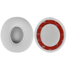 画像をギャラリービューアに読み込む, Geekria QuickFit イヤーパッド 互換性 パッド ビーツバイドクタードレ Beats Solo3.0, Solo3 Wireless (A1796) ヘッドホンに対応 イヤパッド/イヤークッション/イヤーカップ プロテインレザー (白い)
